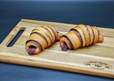 Kakaós meggyes croissant